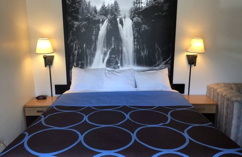 Red Bluff Hotel | Super 8 by Wyndham Red Bluff