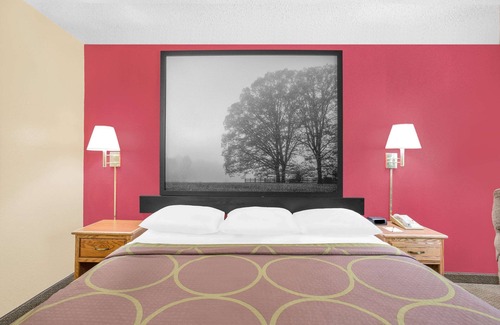 Roanoke Hotel | Super 8 by Wyndham Roanoke VA
