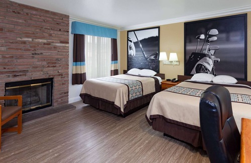 Canyon Country Hotel | Super 8 by Wyndham Santa Clarita/Valencia