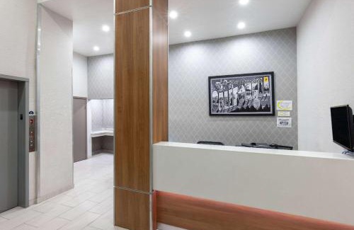 Theater District Hotel | Super 8 by Wyndham San Francisco/Union Square Area