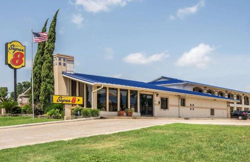San Marcos Hotel | Super 8 by Wyndham San Marcos