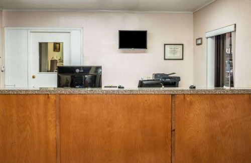 San Marcos Hotel | Super 8 by Wyndham San Marcos