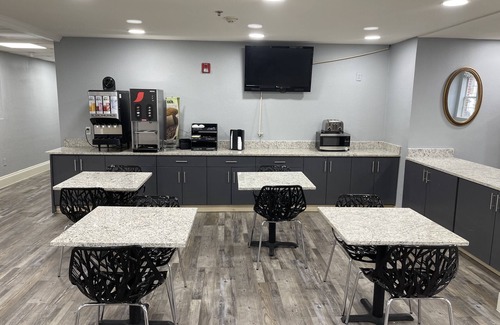San Antonio Hotel | Super 8 by Wyndham San Antonio Downtown NE