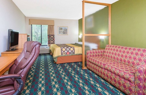 Arcadia Hotel | Super 8 by Wyndham Spartanburg/I-26 Exit 22