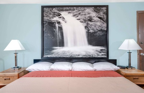 Tomah Hotel | Super 8 by Wyndham Tomah Wisconsin
