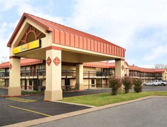 Tulsa Hotel | Super 8 by Wyndham Tulsa - Route 66