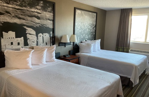 Southeast Colorado Springs Hotel | Super 8 by Wyndham Colorado Springs Airport