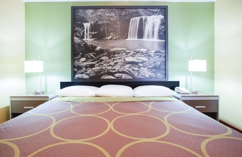 Van Buren Hotel | Super 8 by Wyndham Van Buren/Ft. Smith Area