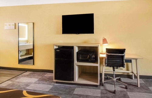 Vandalia Hotel | Super 8 by Wyndham Vandalia/Dayton International Airport