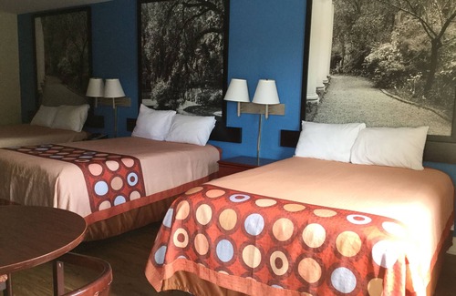 Walterboro - St. George Hotel | Super 8 by Wyndham Walterboro