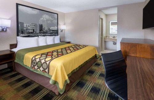 Williamsburg Hotel | Super 8 by Wyndham Williamsburg/Historic Area