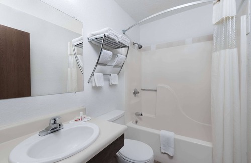 Winner Hotel | Super 8 by Wyndham Winner SD