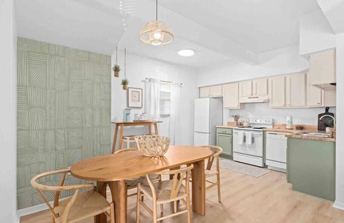 Historic Downtown Kissimmee House | Super Boho - At Lake Toho's Water