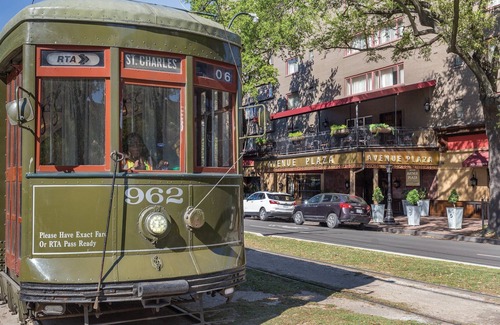 Faubourg Lafayette Apartment | SUPER BOWL WEEK DEAL IN NEW ORLEANS HISTORIC GARDEN DISTRICT n