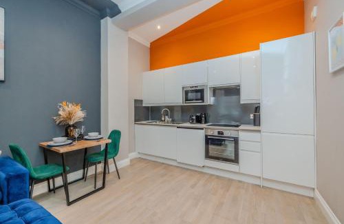 Montpelier Apartment | Super Central 1 Bedroom Flat With Balcony Next To Brighton Beach