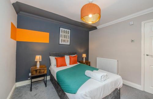 Montpelier Apartment | Super Central 1 Bedroom Flat With Balcony Next To Brighton Beach