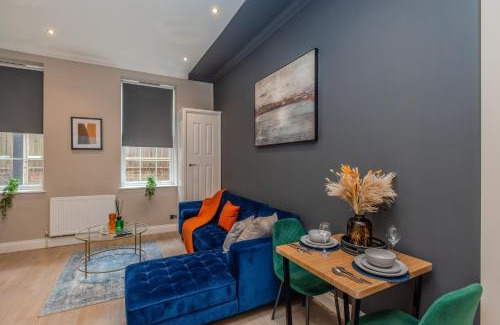 Montpelier Apartment | Super Central 1 Bedroom Flat With Balcony Next To Brighton Beach