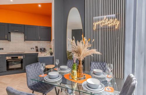 Montpelier Apartment | Super Central 3 Bedroom Flat Next to Brighton Beach & Shopping Center Sleep 10 Guests