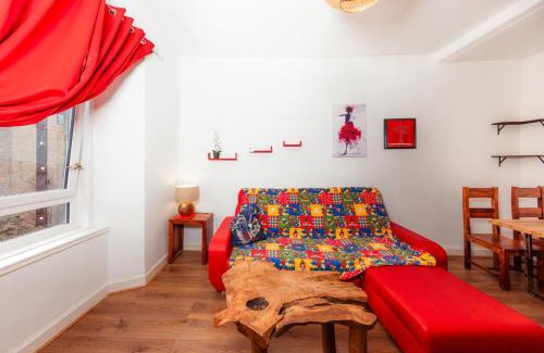 West End Apartment | Super Central Apartment with 5 beds