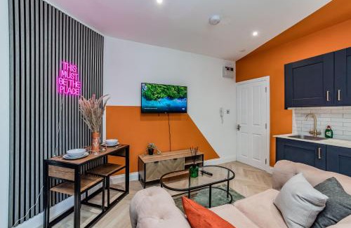 Montpelier Apartment | Super Central Studio Next to Shopping center & Brighton Beach