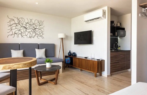 Ejidal Apartment | Super chic studio one block from the famous 5ta Ave.n