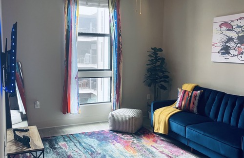 Westside Apartment | Super Chill Vibe in the city