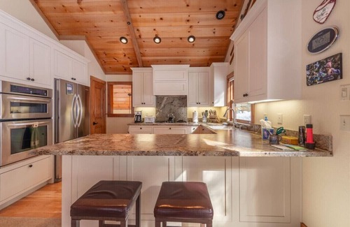 Talmont Cabin | Super Clean - Tahoe Park Access!