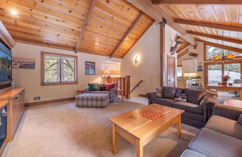 Talmont Cabin | Super Clean - Tahoe Park Access!