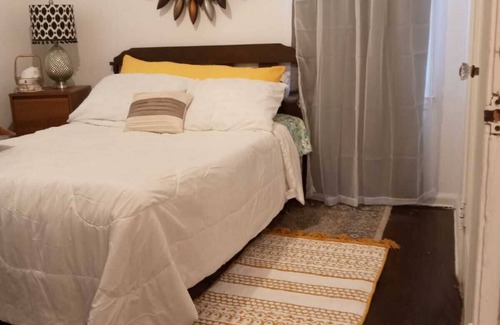 Detroit House | Super Comfy Room at a Great Location