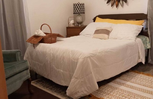 Detroit House | Super Comfy Room at a Great Location
