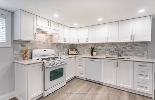 Burlington House | Super convenient Burlington home