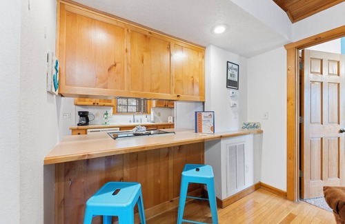 Reeds Spring Cabin | Super Cozy Lodge at Stonebridge! Pet Friendly! Truly a Tranquil Paradise!