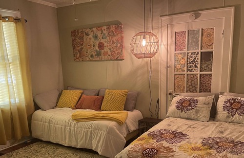 Hattiesburg House | Super cute and cozy 2 bedroom