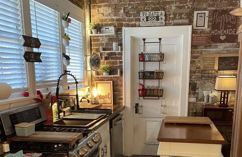 Hattiesburg House | Super cute and cozy 2 bedroom
