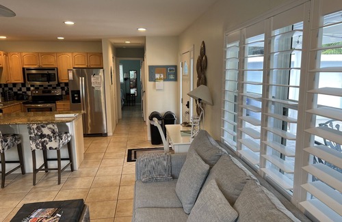 Sarasota Cottage | Super Cute Cottage-Private & Relaxing-1Mile Walk Bike to Beach