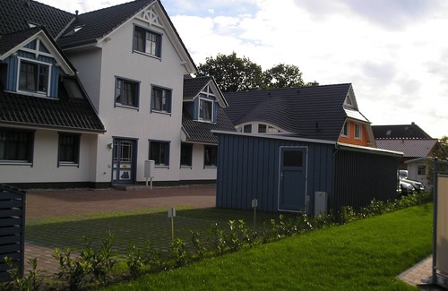 Zingst Condo | Super equipped bright apartment with flair, 200 m to the sea, WLAN, 5 stars,