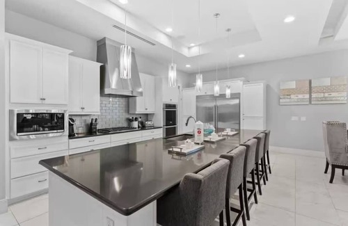 Reunion House | Super Fab