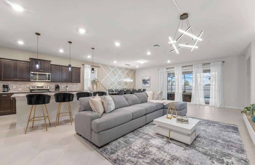 Four Corners House | Super Homey