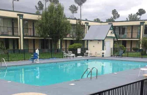 Milledgeville Hotel | Super Inn and Suites Milledgeville