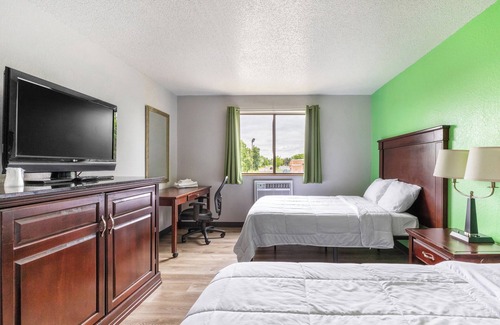 Lansing Hotel | Super Inn by OYO Lansing MI