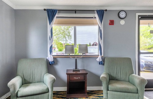 Lansing Hotel | Super Inn by OYO Lansing MI
