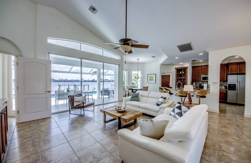 Eight Lakes Villa | SUPER LAST MINUTE DEAL, Luxury villa with lakeview