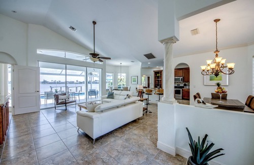 Eight Lakes Villa | SUPER LAST MINUTE DEAL, Luxury villa with lakeview