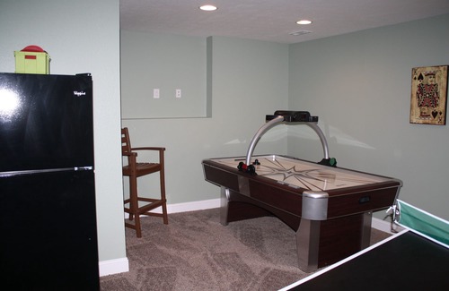 La Follette House | Super Location in Lakeside Estates-w/pool; basketball ct; walking tr; boat ramp