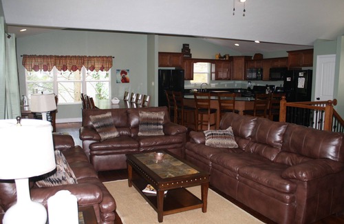 La Follette House | Super Location in Lakeside Estates-w/pool; basketball ct; walking tr; boat ramp