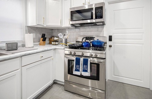 Detroit House | Super Lux Lower Level Duplex - n10 mins from Downtown