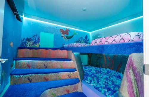 Four Corners House | Super Mario 10bed home w Free Resort Access 16295
