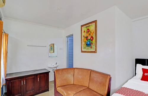 Buduk Hotel | Super OYO 1356 Gusti Residence
