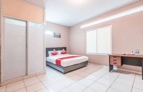 Menteng Hotel | Super OYO 1868 J&b Room Pramuka