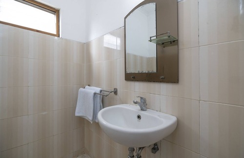 Sunset Road Hotel | Super OYO 2417 Panen House